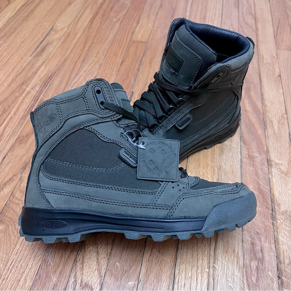 $125 VTG Vasque Women's Size 5 Green Hiking Trail Boots EUC BV-607 NICE!